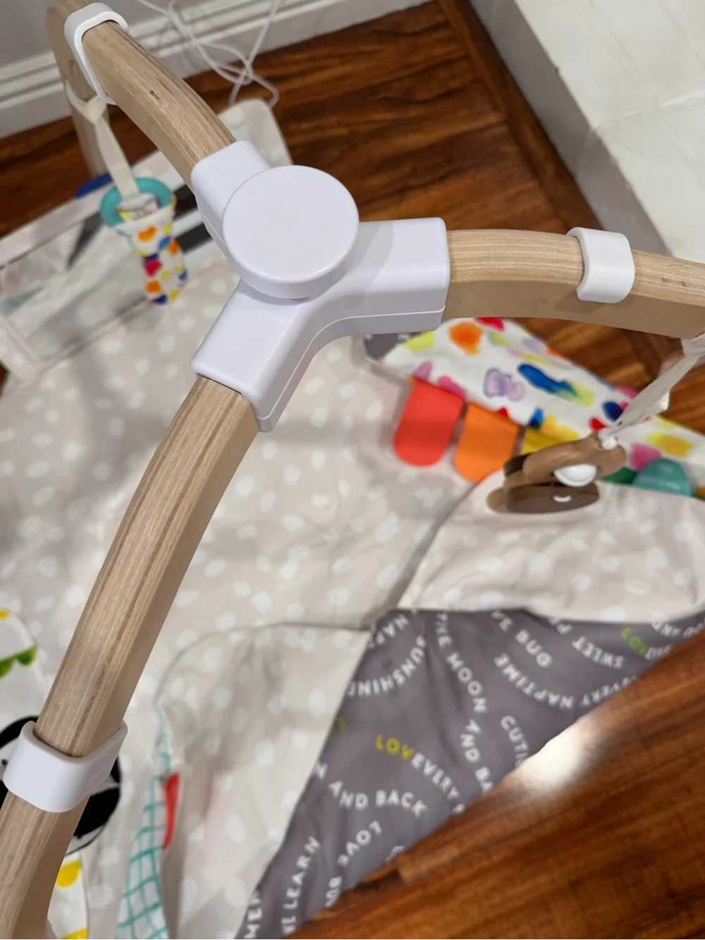 Lovevery Play Gym - like new - comes with all accessories